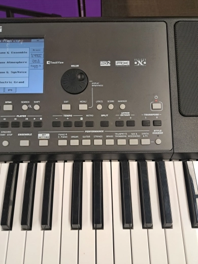 Korg - PA600 4